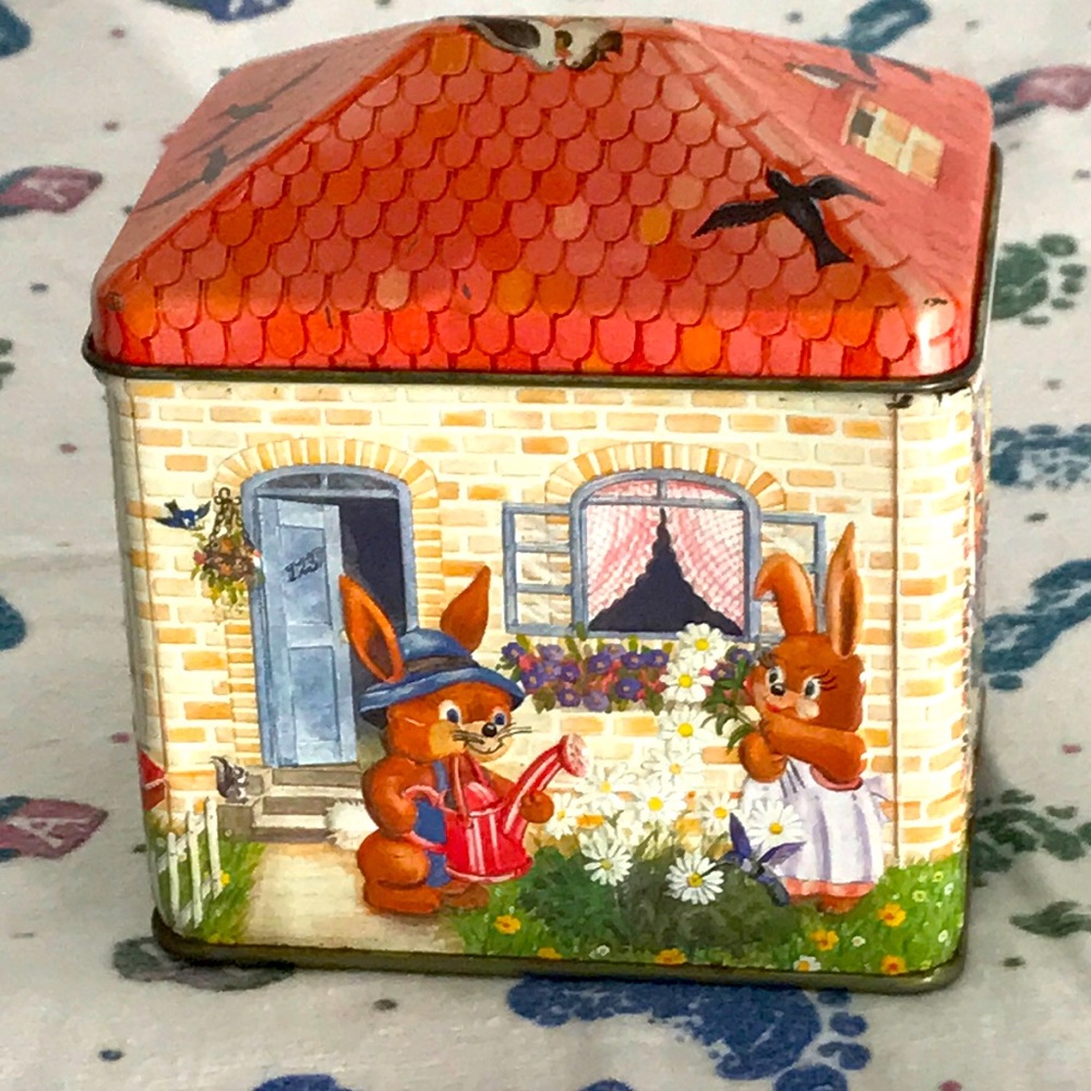 Collectible Candy Tin once Filled with Hard Candies - Picture 1 of 13